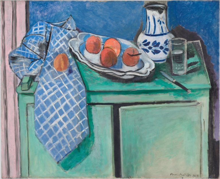 Henri Matisse, Nature morte au buffet vert, 1928. Huile sur toile, 81,5 x 100 x 2,5 cm, Don de l’Association des amis des artistes vivants en 1929. Collection Centre Pompidou. Domaine public. Photo © Centre Pompidou, MNAM - CCI/Bertrand Prévost/Dist. GrandPalaisRmn